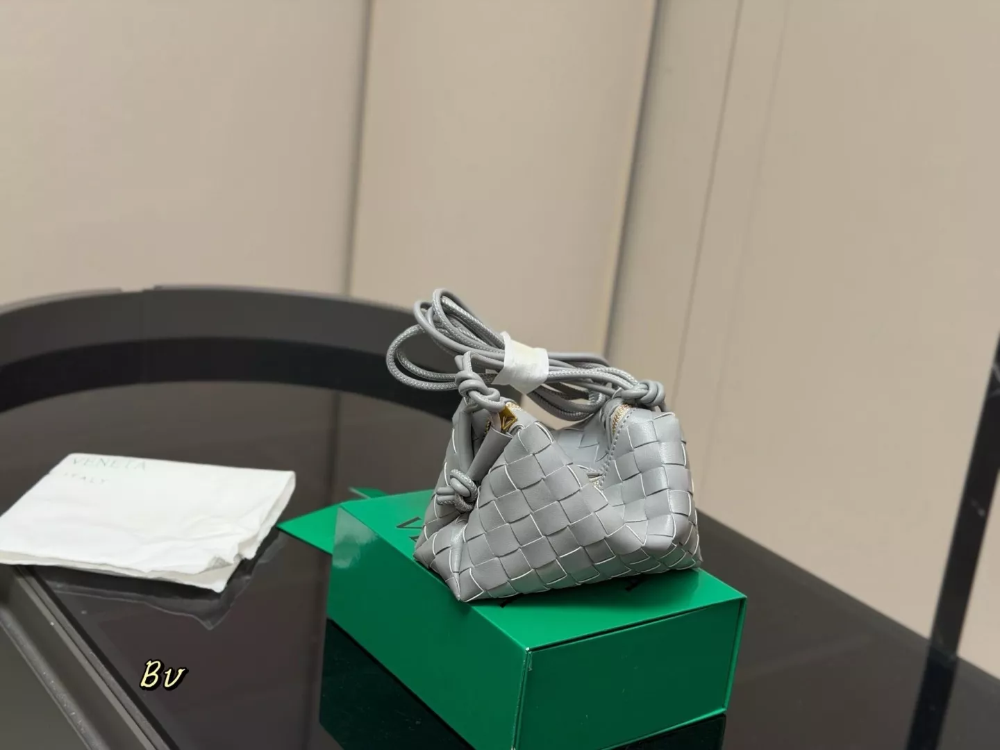 보테가베네타 인트레치아토 미니 숄더백 상세 이미지 11