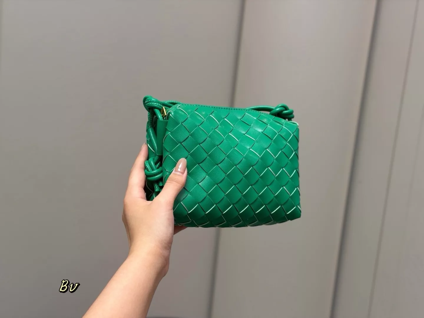 보테가베네타 인트레치아토 미니 숄더백 상세 이미지 8