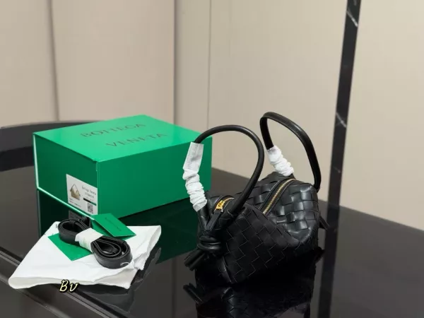 보테가베네타 인트레치아토 소가죽 숄더백