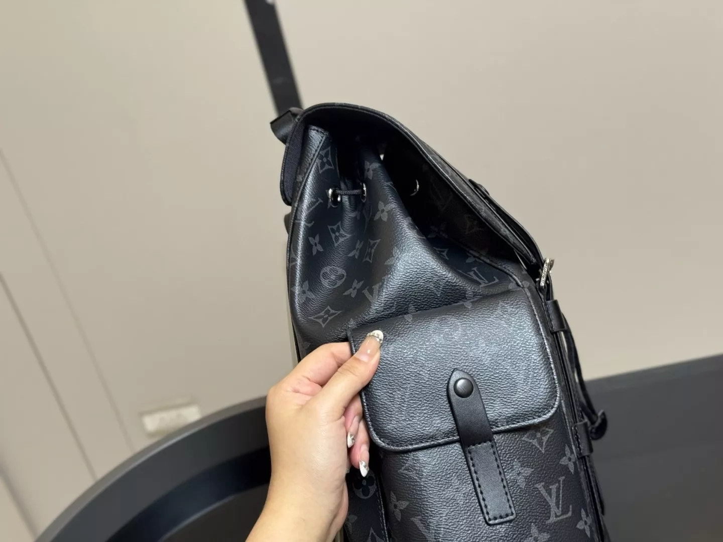루이비통 모노그램 캔버스 백팩 상세 이미지 16