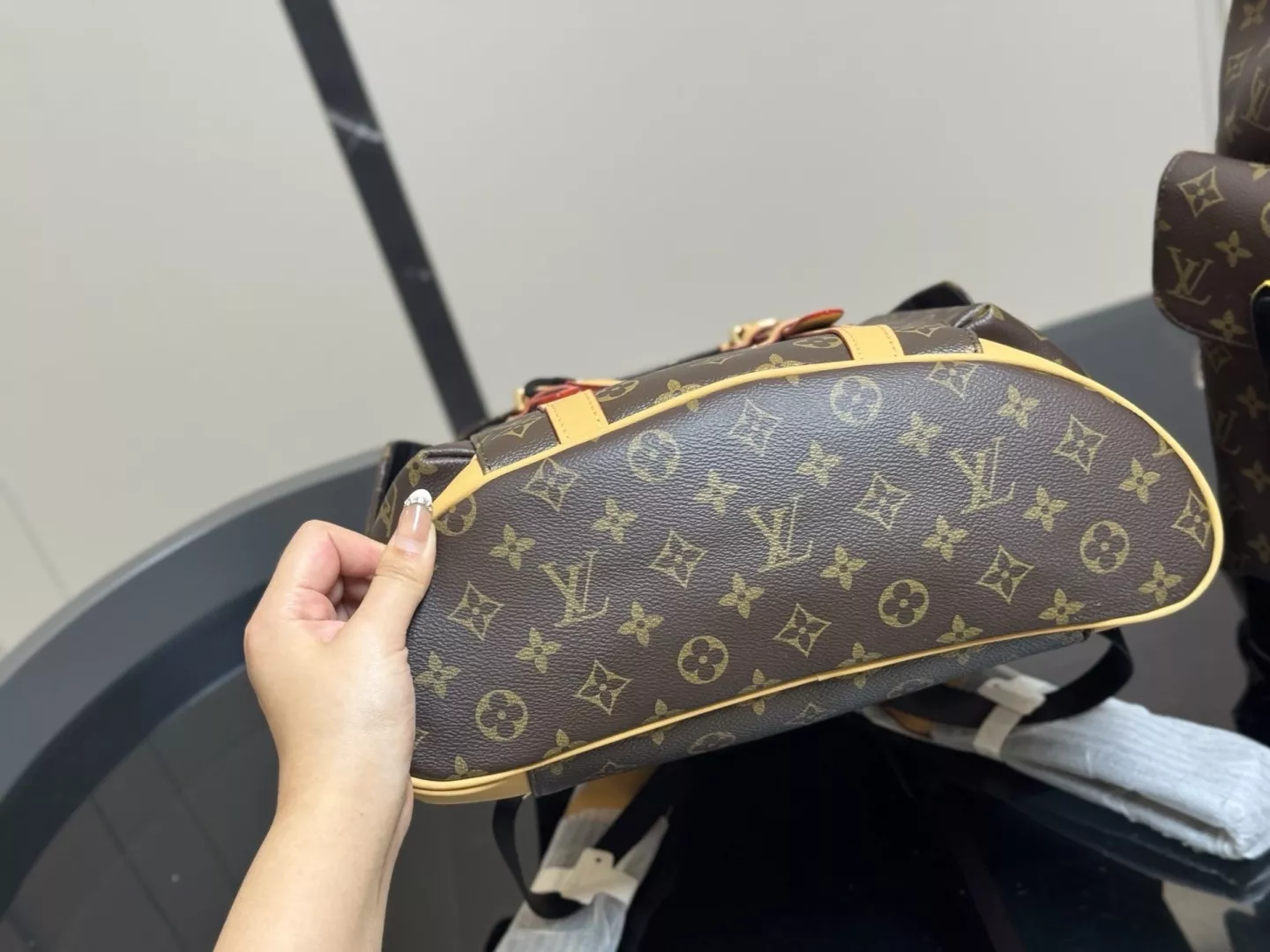 루이비통 모노그램 캔버스 백팩 상세 이미지 8