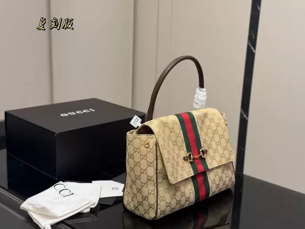 구찌 클래식 GG 패턴 웹 스트랩 숄더백