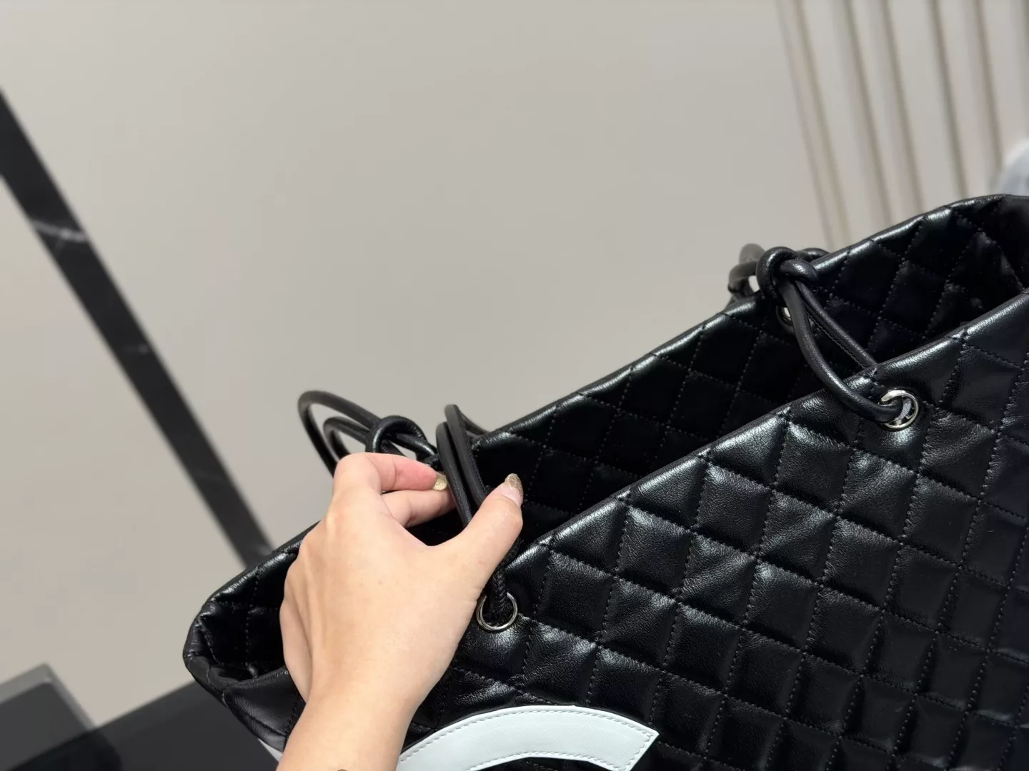 샤넬 판다 배색 캉봉 쇼퍼백 상세 이미지 3