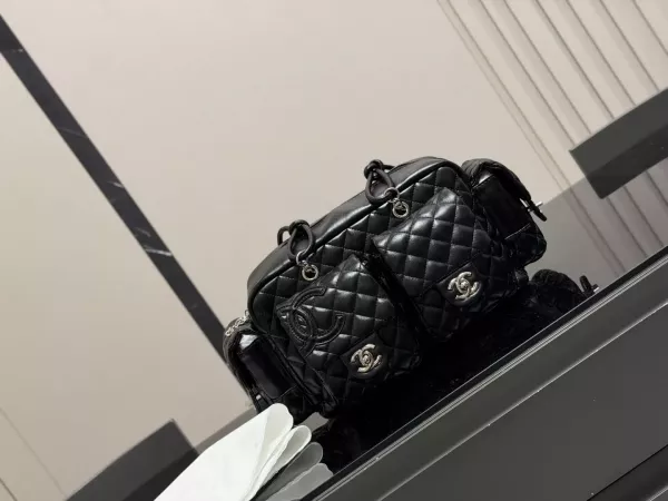 샤넬 팬더 모티프 퀼팅 보스턴백