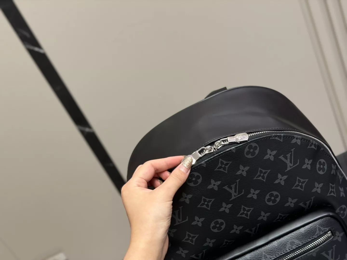 루이비통 모노그램 디스커버리 백팩 상세 이미지 3