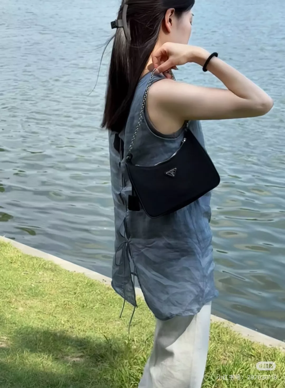 프라다 삼합 구성 나일론 호보백 상세 이미지 17