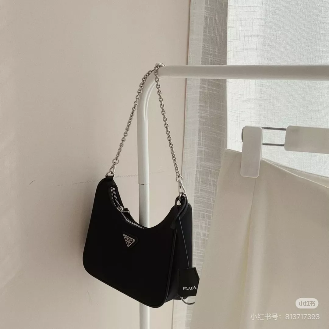 프라다 삼합 구성 나일론 호보백 상세 이미지 22