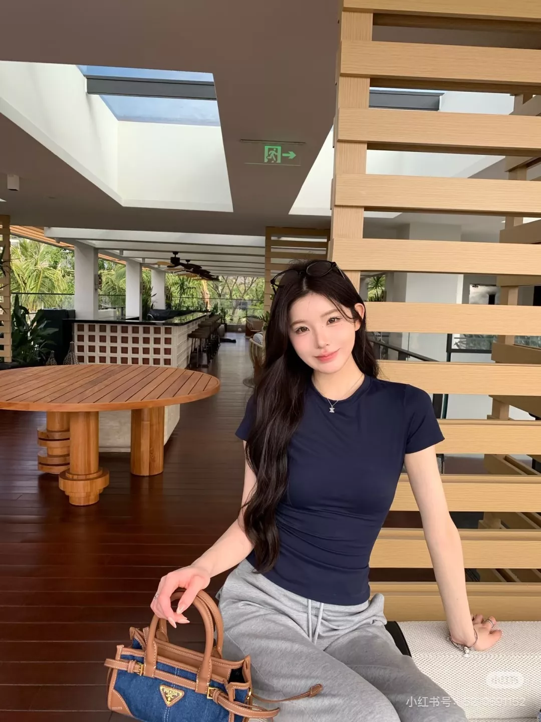 프라다 소프트 럭스 가죽 토트백 상세 이미지 26