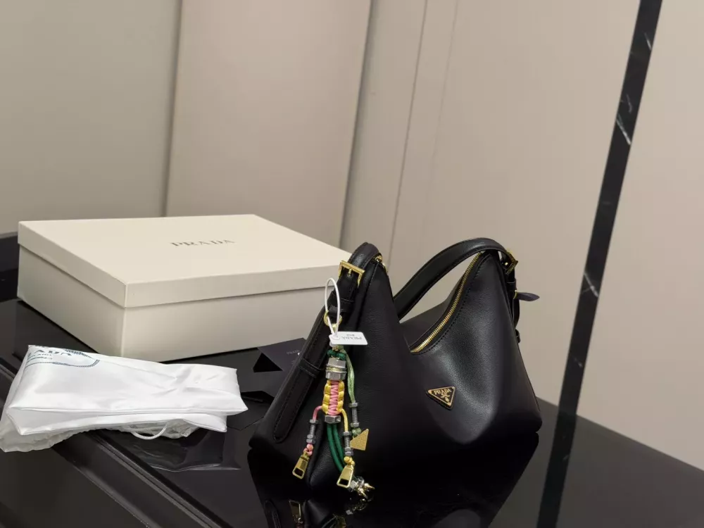 프라다 빈티지 호보 쉐입 호보백