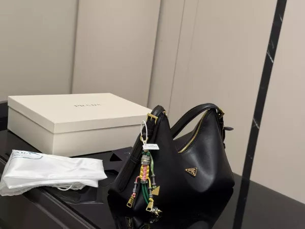 프라다 빈티지 호보 쉐입 호보백