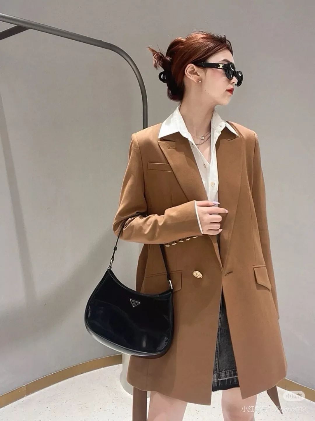 프라다 클레오 블랙 미니 호보백 상세 이미지 18