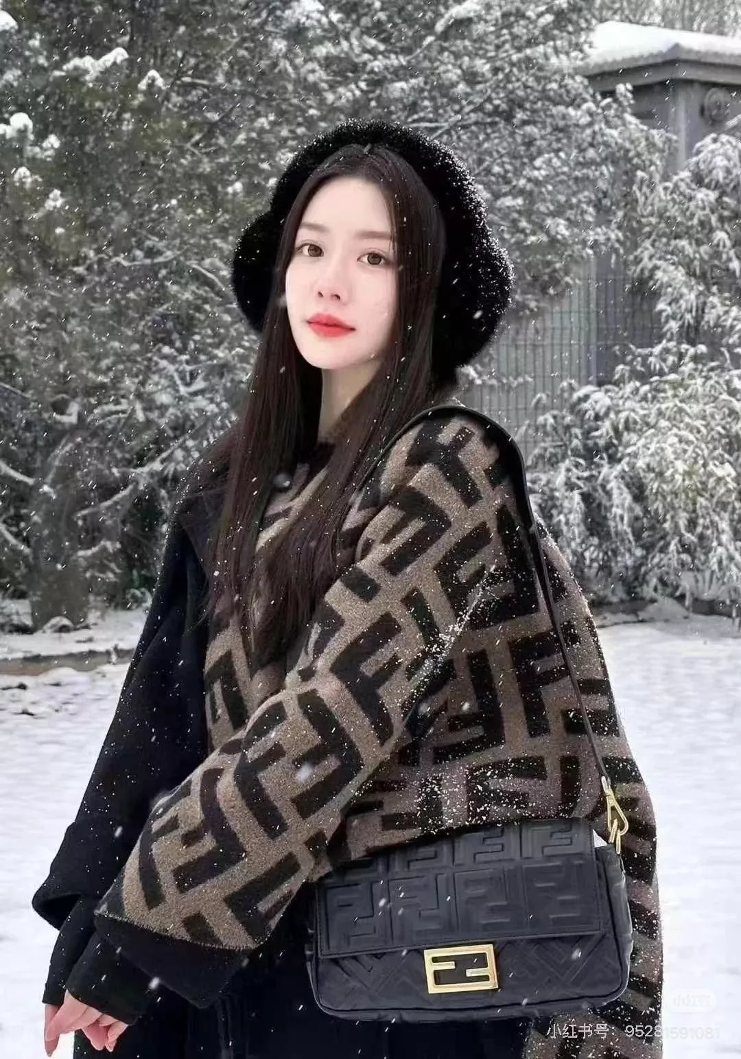 펜디 카프스킨 바게트 숄더백 상세 이미지 35