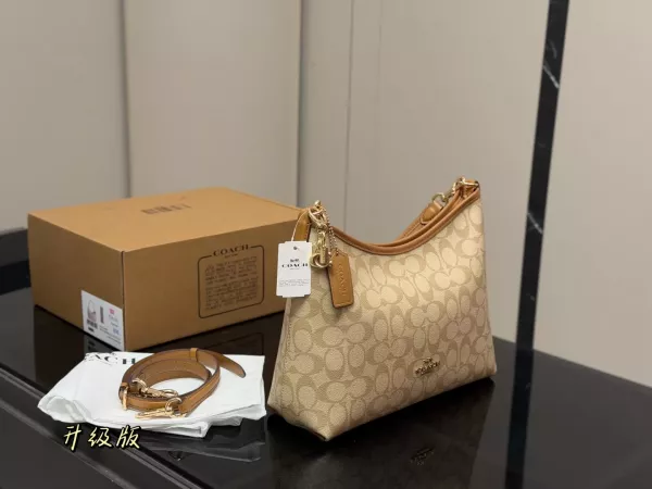 코치 로렐 로고 패턴 투스트랩 호보백