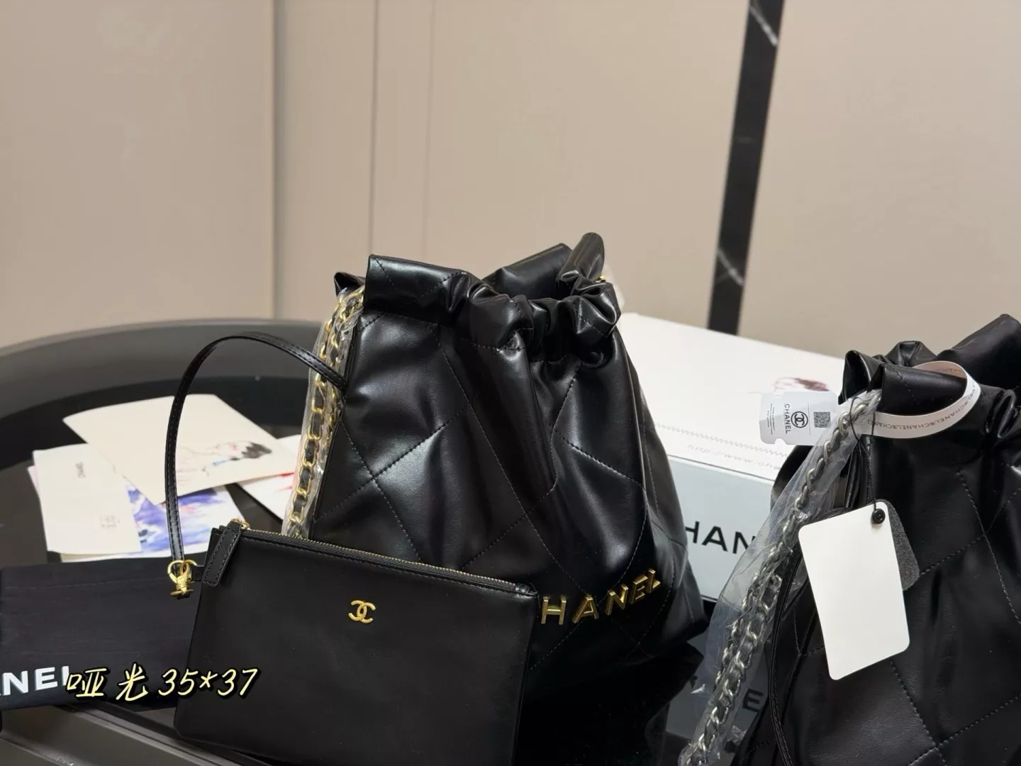 샤넬 소프트 램스킨 드로스트링 숄더백 상세 이미지 2