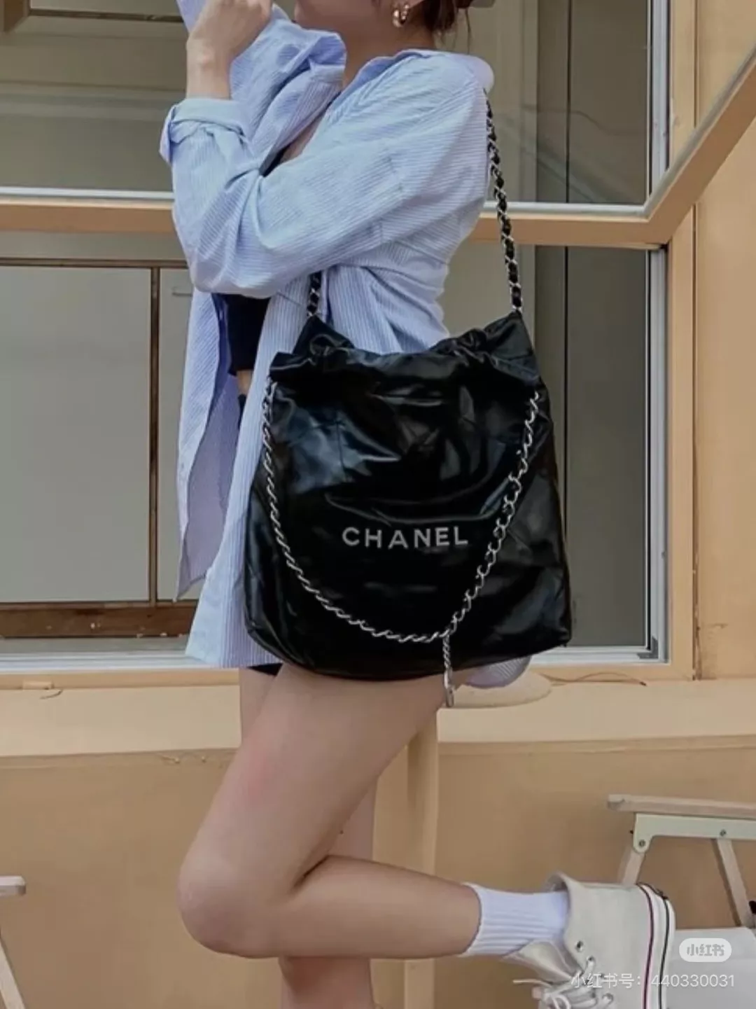 샤넬 소프트 램스킨 드로스트링 숄더백 상세 이미지 24