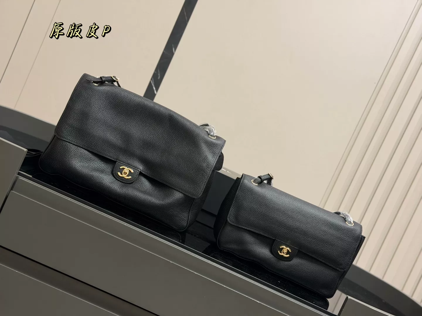 샤넬 맥시 공항 스타일 숄더백 상세 이미지 2