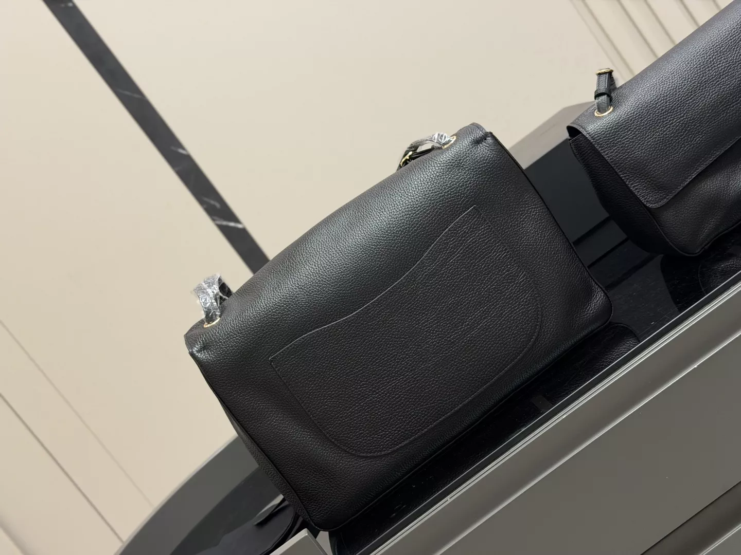 샤넬 맥시 공항 스타일 숄더백 상세 이미지 7