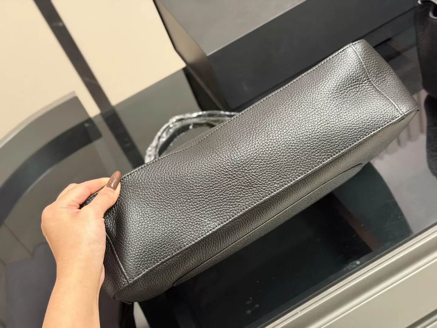 샤넬 맥시 공항 스타일 숄더백 상세 이미지 8