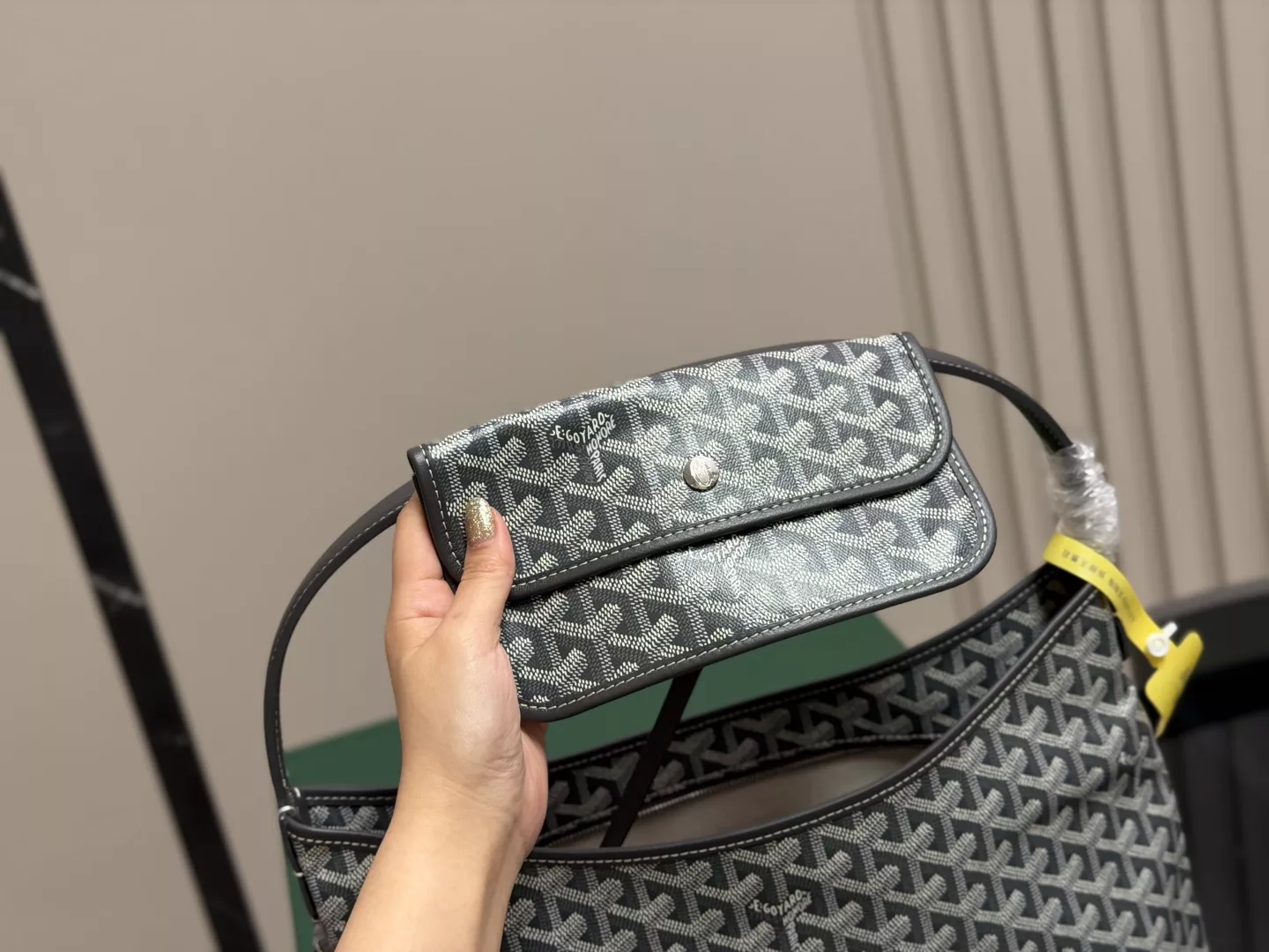 고야드 모노그램 코팅 캔버스 호보백 상세 이미지 31