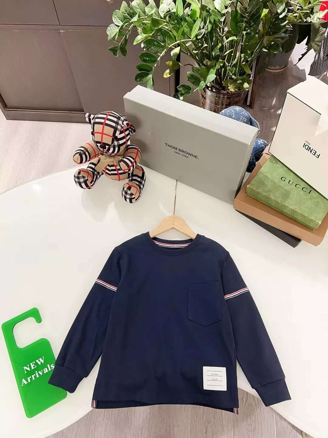 톰브라운 삼선 배색 긴소매 아동용 긴소매 티셔츠 상세 이미지 1