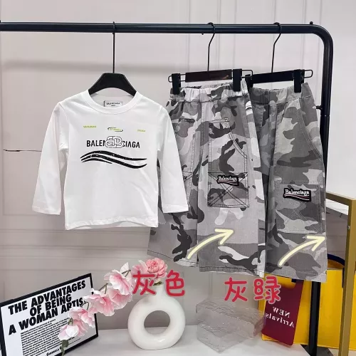 발렌시아가 레터링 긴소매와 위장무늬 카고 상하의 세트