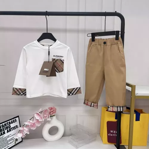 버버리 체크 배색 긴소매 티셔츠와 팬츠 세트