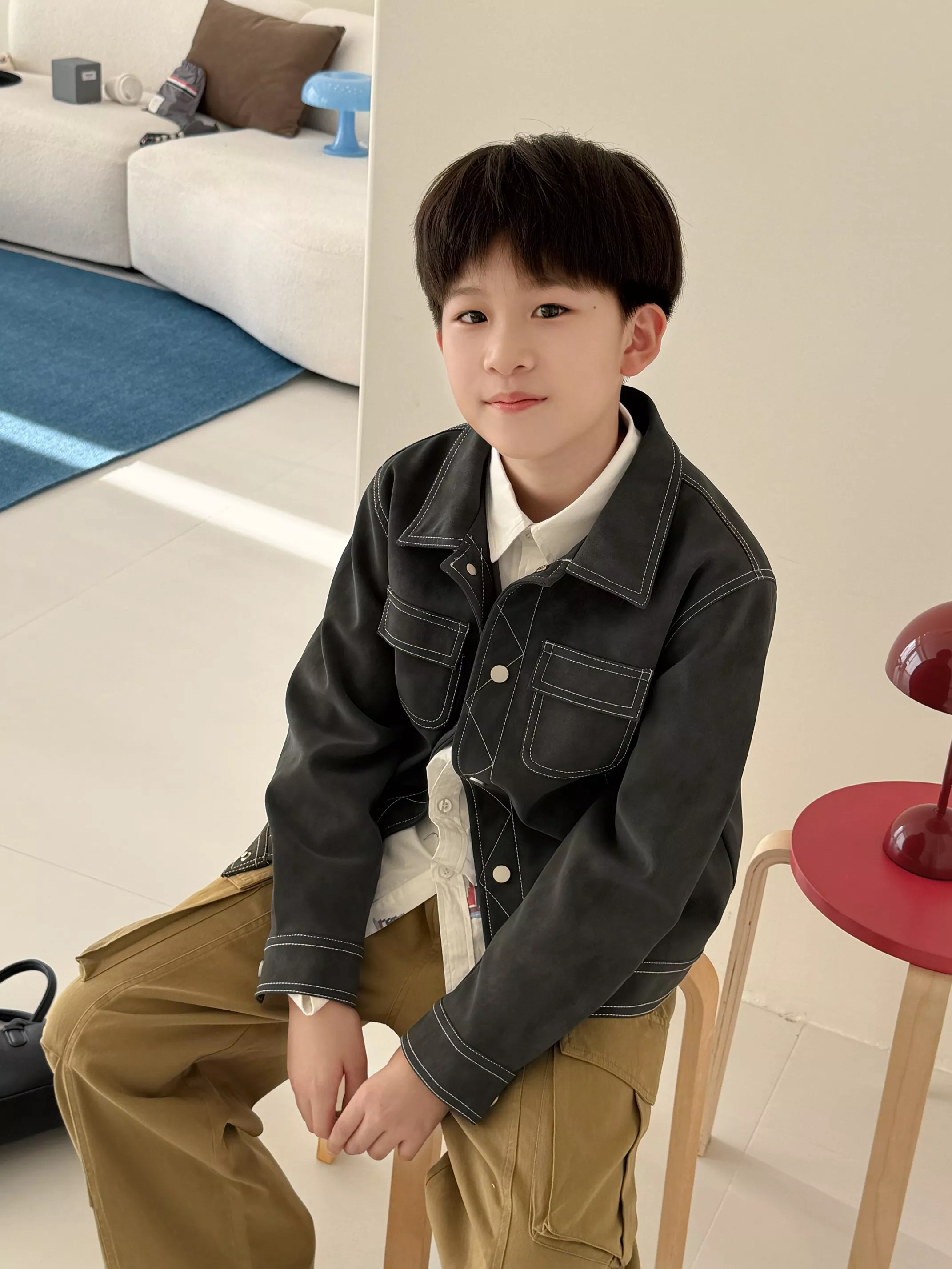 톰브라운 스웨이드 포켓 디자인 아동용 가죽 재킷 상세 이미지 15