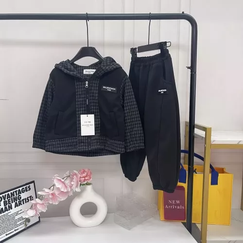발렌시아가 체크 배색 반집업 후드 상하의 세트