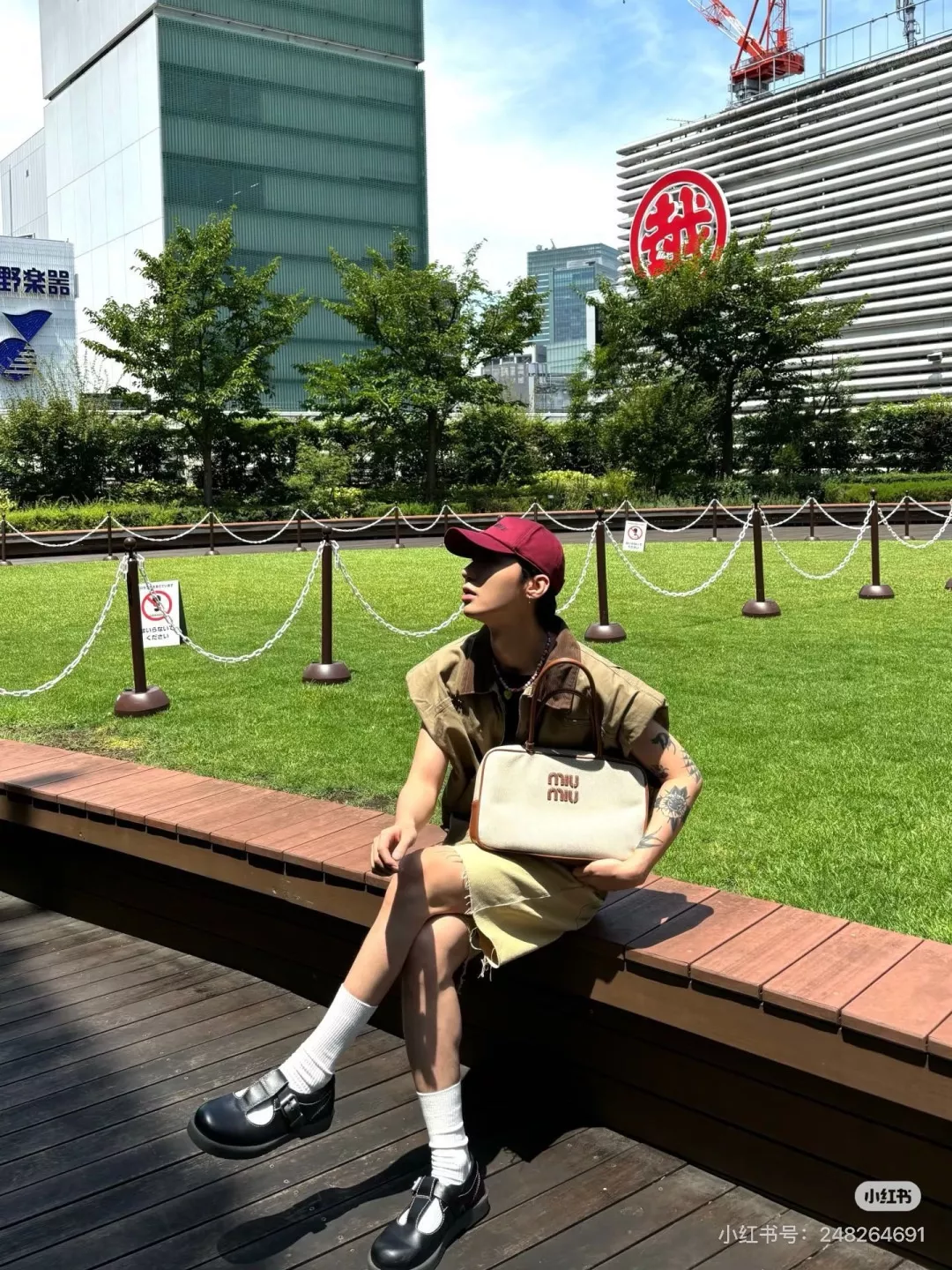 미우미우 스무스 카프스킨 투웨이 보스턴백 상세 이미지 14