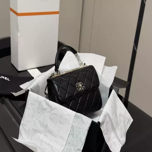 샤넬 다이아 퀼팅 아코디언 구조 숄더백