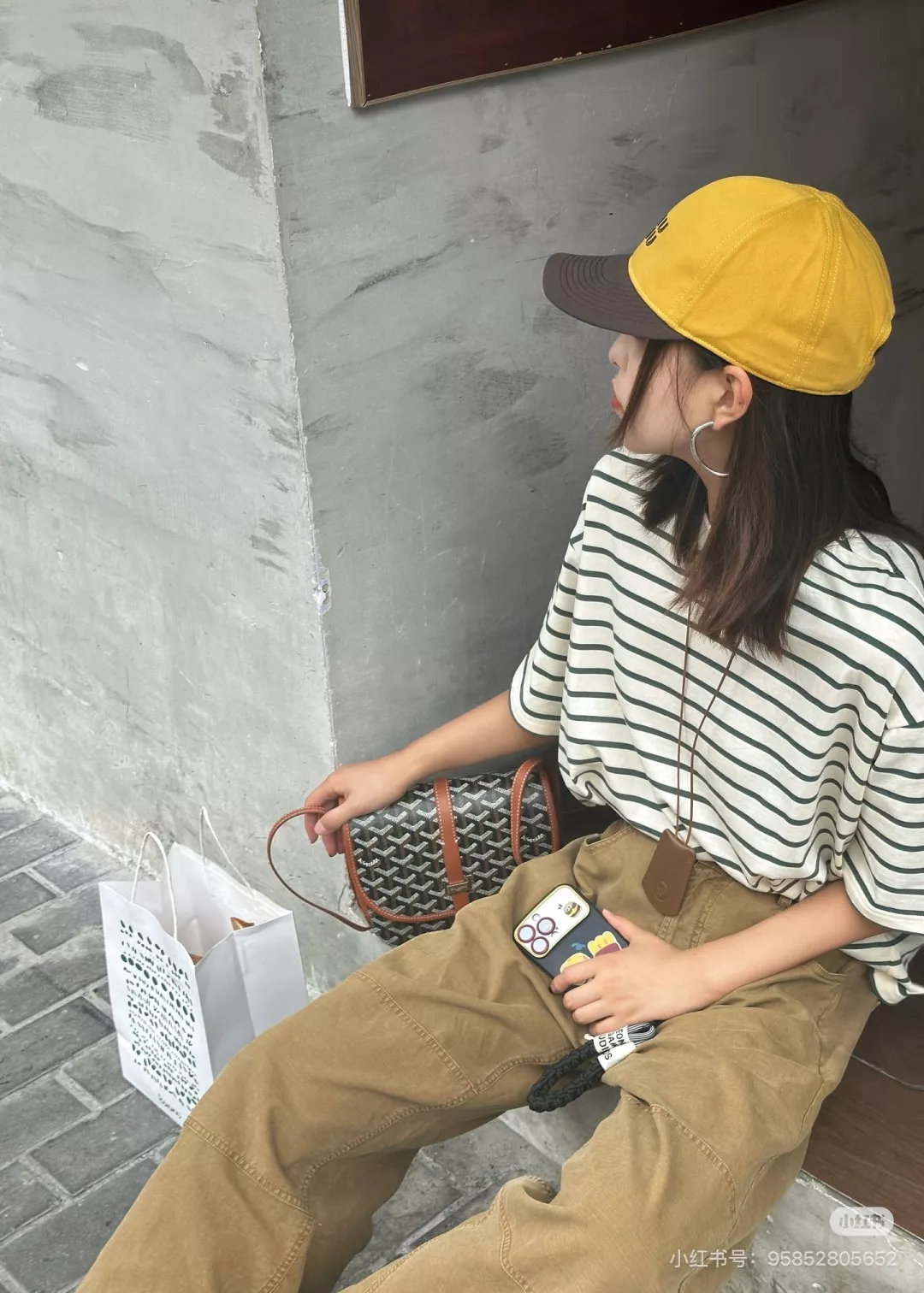 고야드 쉐브론 패턴 배색 플랩 크로스백 상세 이미지 25