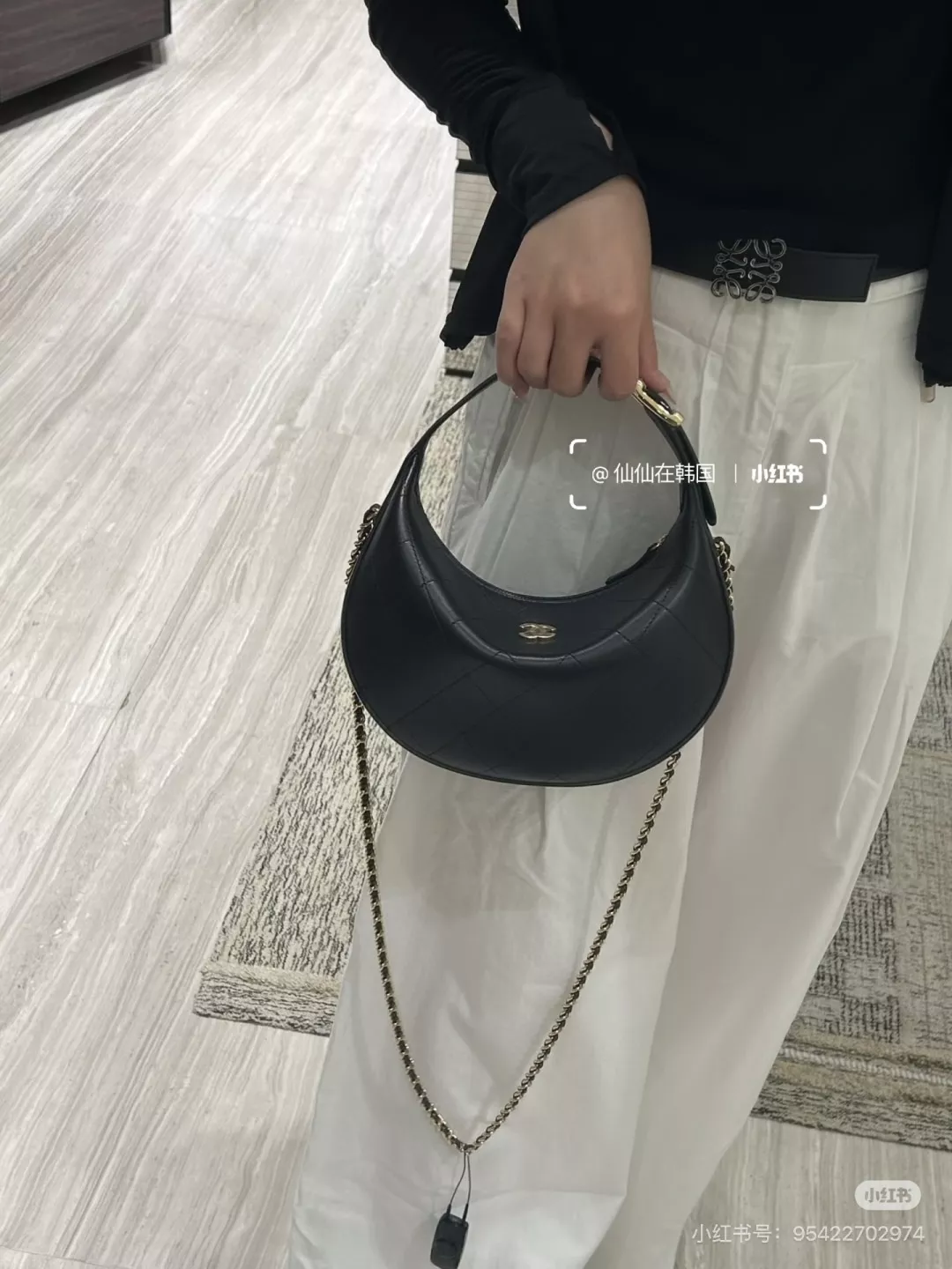샤넬 초승달 퀼팅 체인 스트랩 호보백 상세 이미지 21