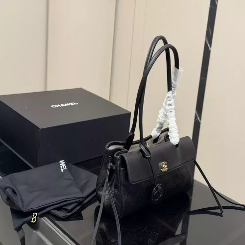 샤넬 빈티지 턴록 플랩 투웨이 바게트백