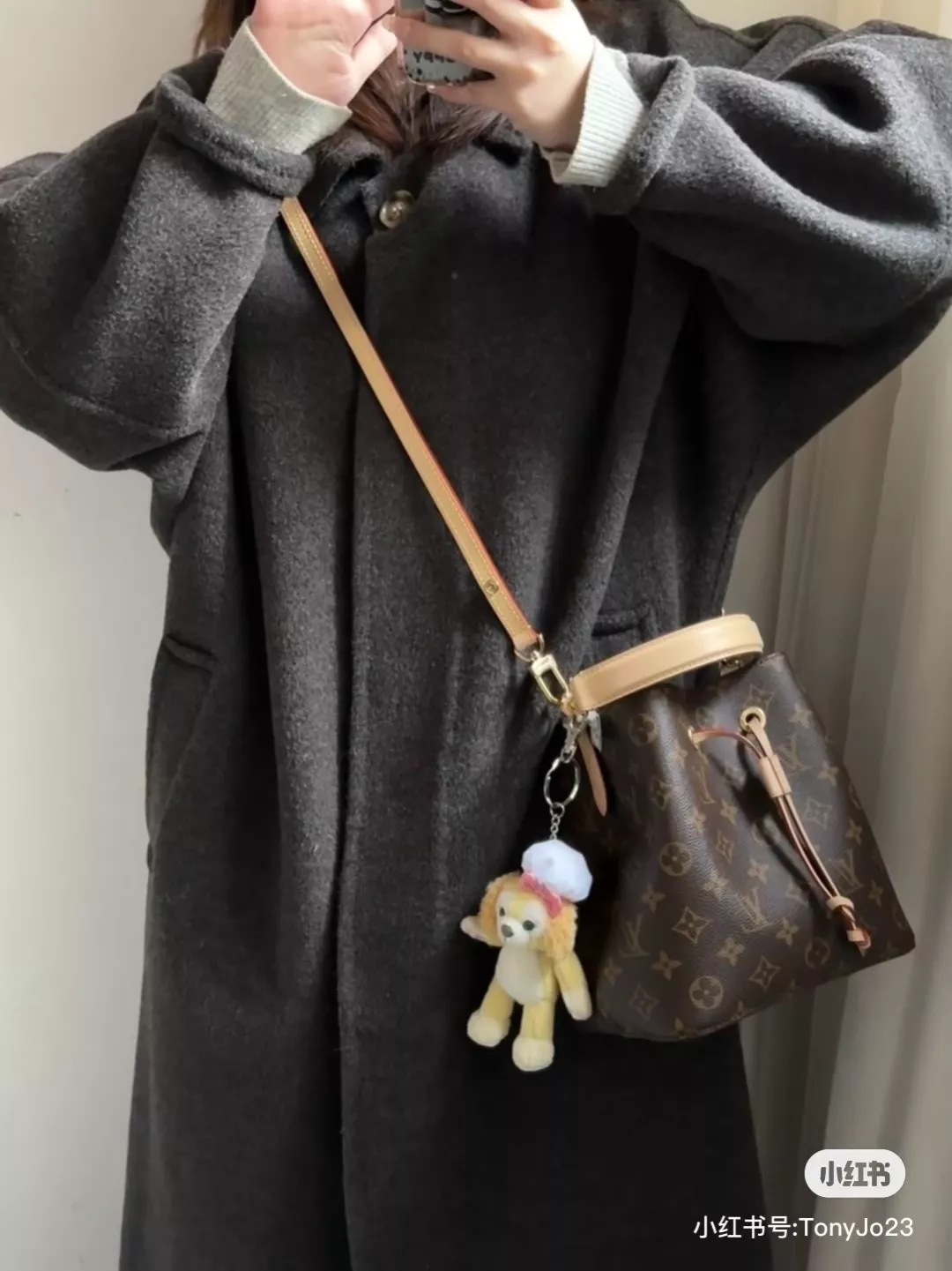 루이비통 모노그램 드로스트링 핸들 버킷백 상세 이미지 12