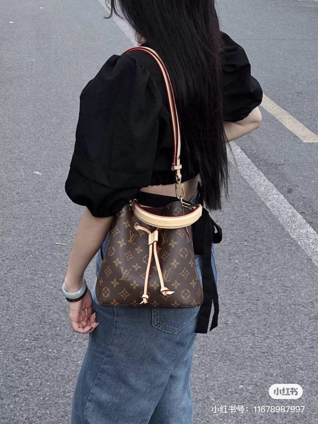 루이비통 모노그램 드로스트링 핸들 버킷백 상세 이미지 15