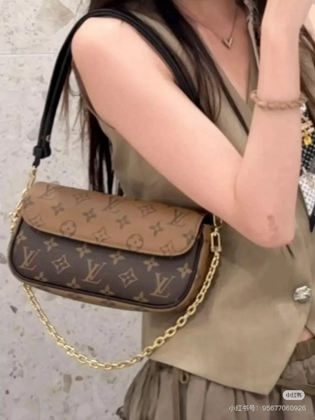 루이비통 모노그램 플랩 더블 체인 바게트백 상세 이미지 31