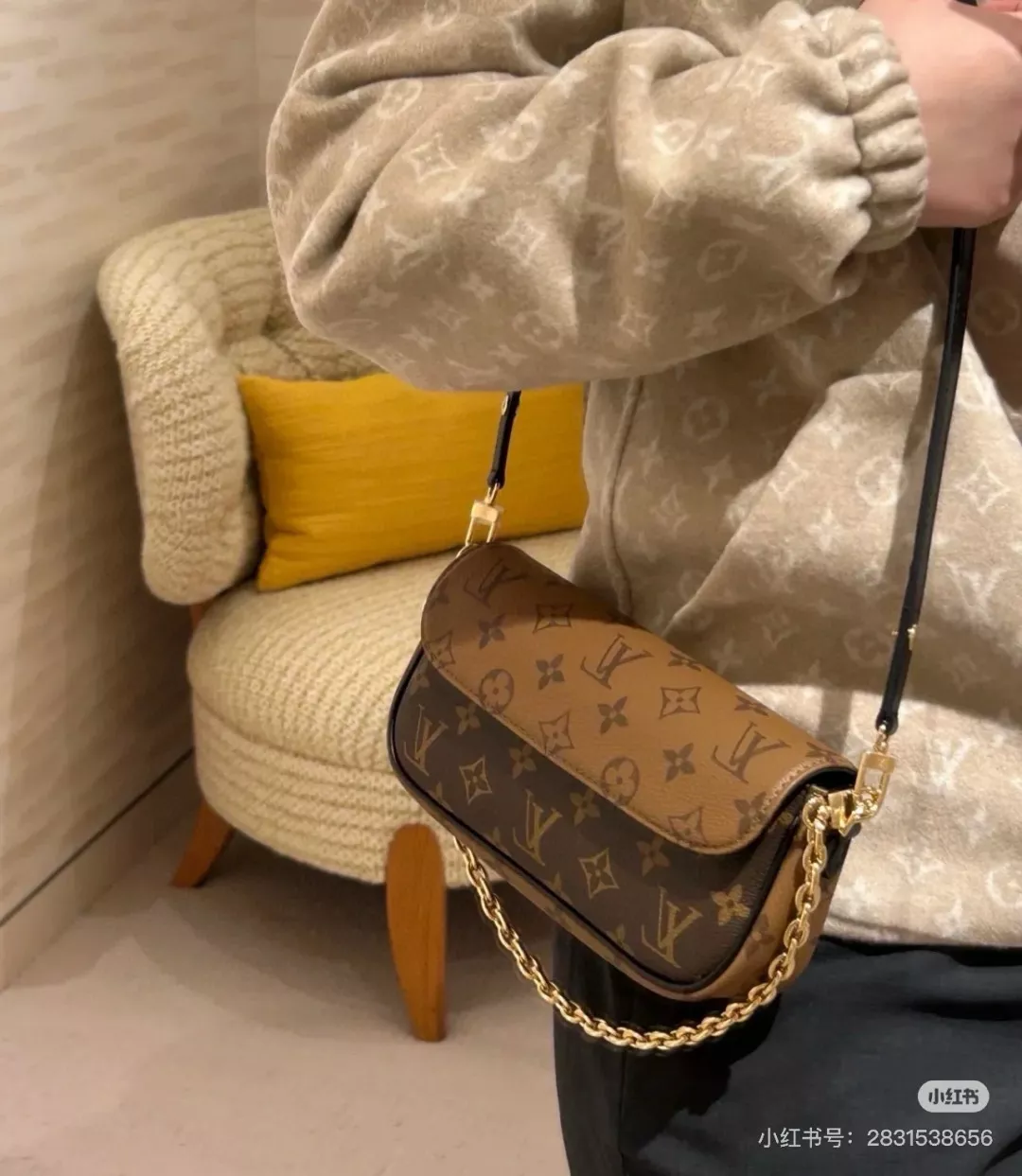 루이비통 모노그램 플랩 더블 체인 바게트백 상세 이미지 32