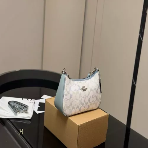코치 로고 패턴 지퍼 여밈 투 스트랩 숄더백