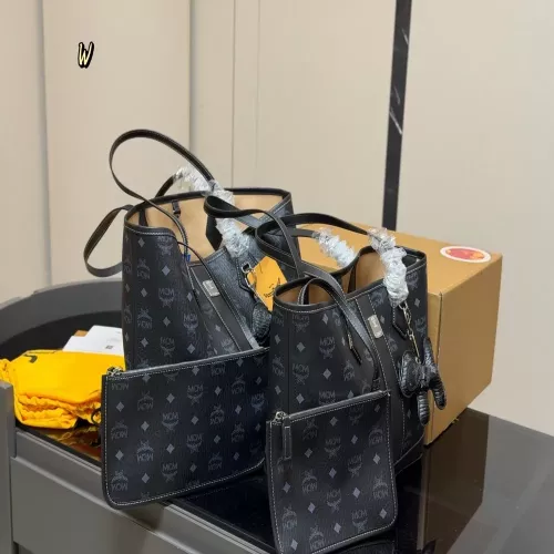 엠씨엠 모노그램 패턴 파우치 구성 쇼퍼백