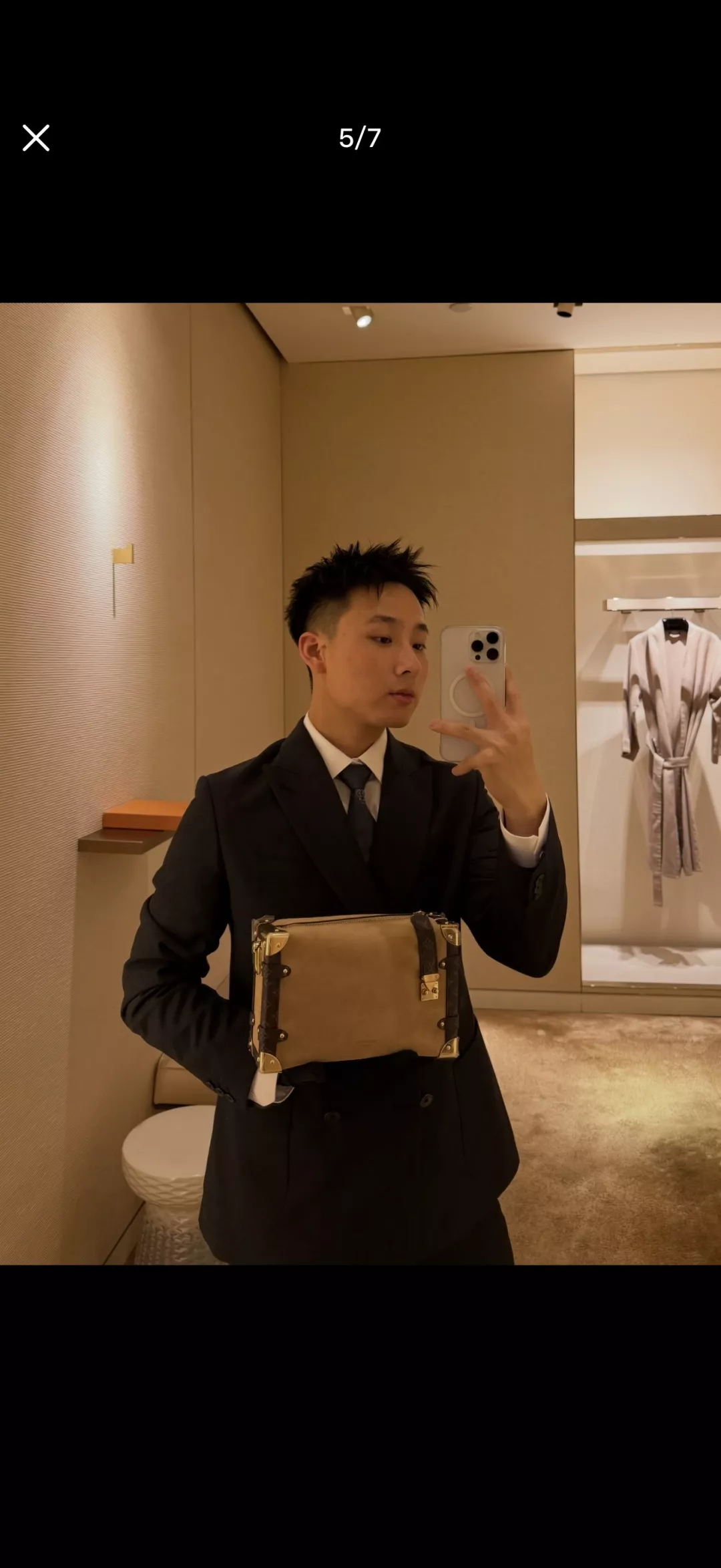 루이비통 모노그램 패턴 라운드 박스형 트렁크백 상세 이미지 26
