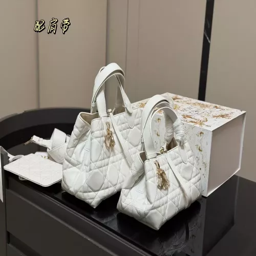 디올 퀼팅 패턴 가로형 더블 핸들 토트백