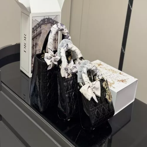 디올 송아지 가죽 페이턴트 스트랩 토트백