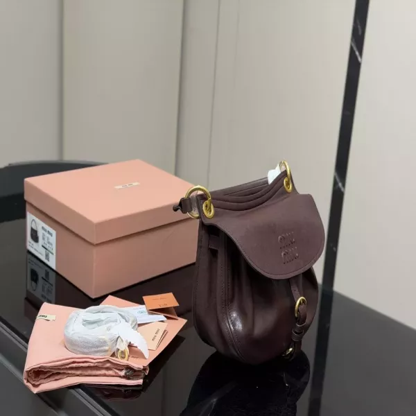 미우미우 플랩 곡선 실루엣 멀티웨이 숄더백