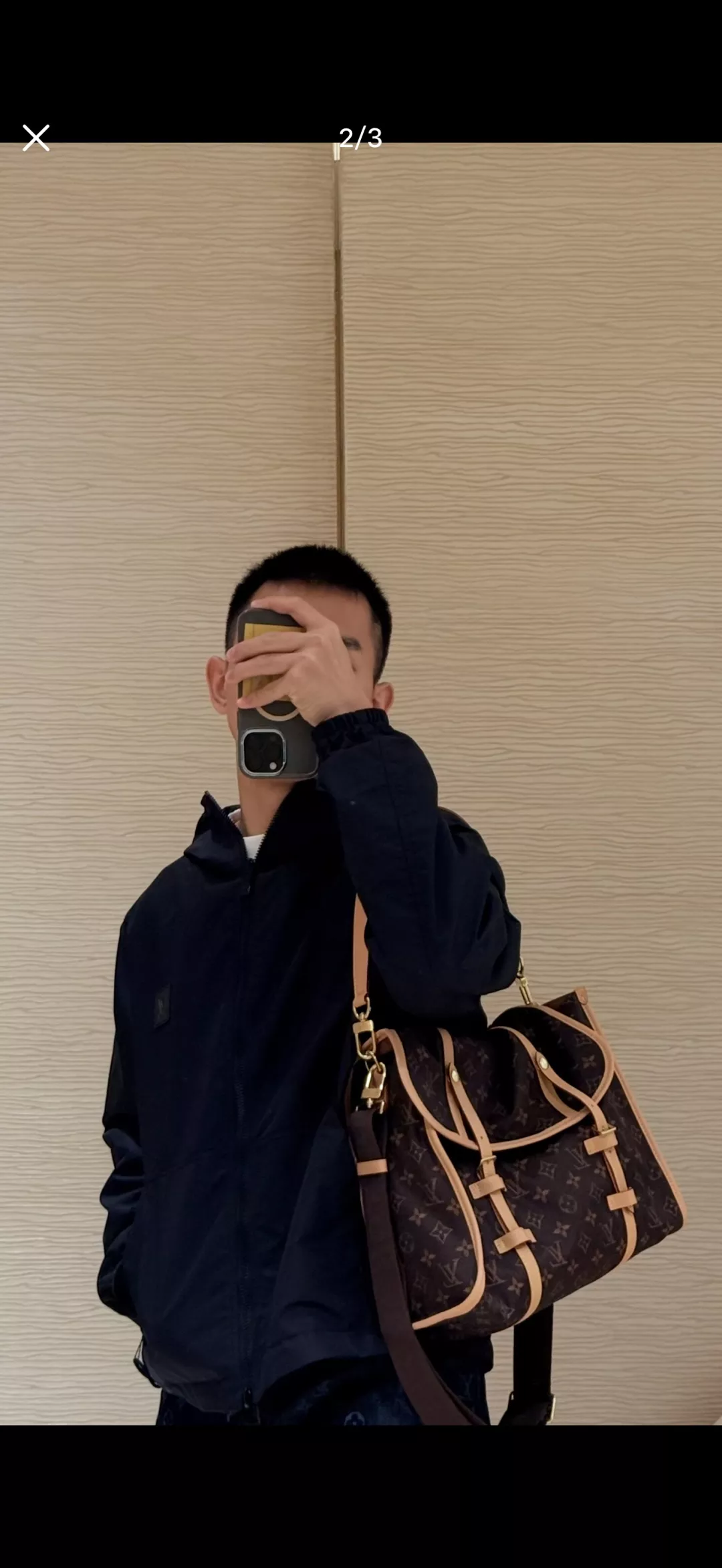 루이비통 모노그램 와이드 가죽 스트랩 메신저백 상세 이미지 13