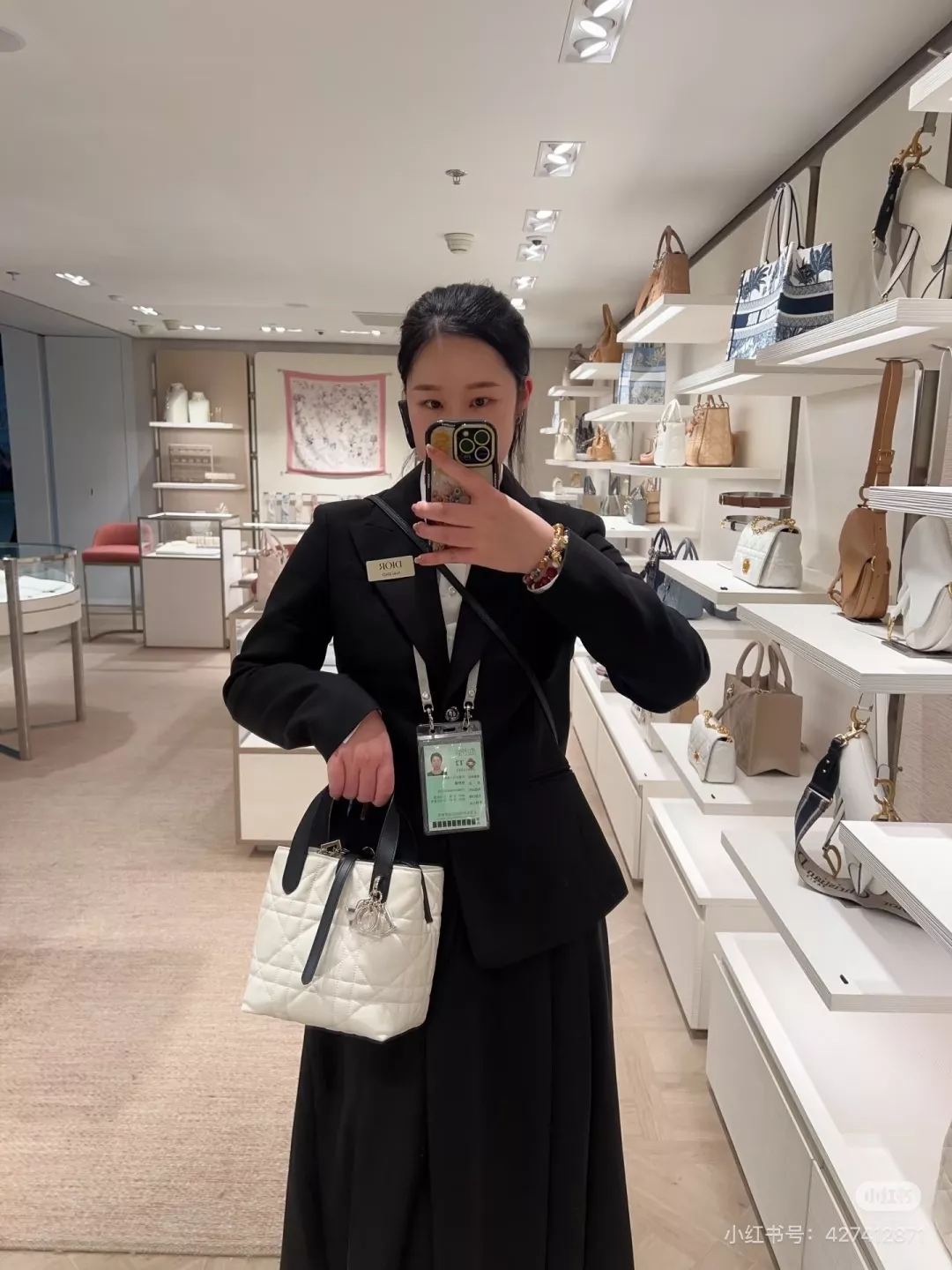 디올 양면 세로형 조절 스트랩 토트백 상세 이미지 18