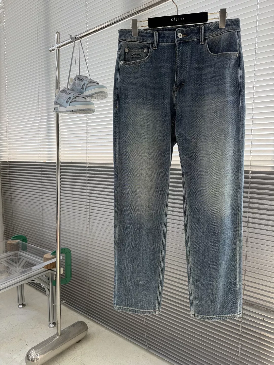 브리오니 로고 디테일 워싱 남녀공용 데님 팬츠 상세 이미지 1