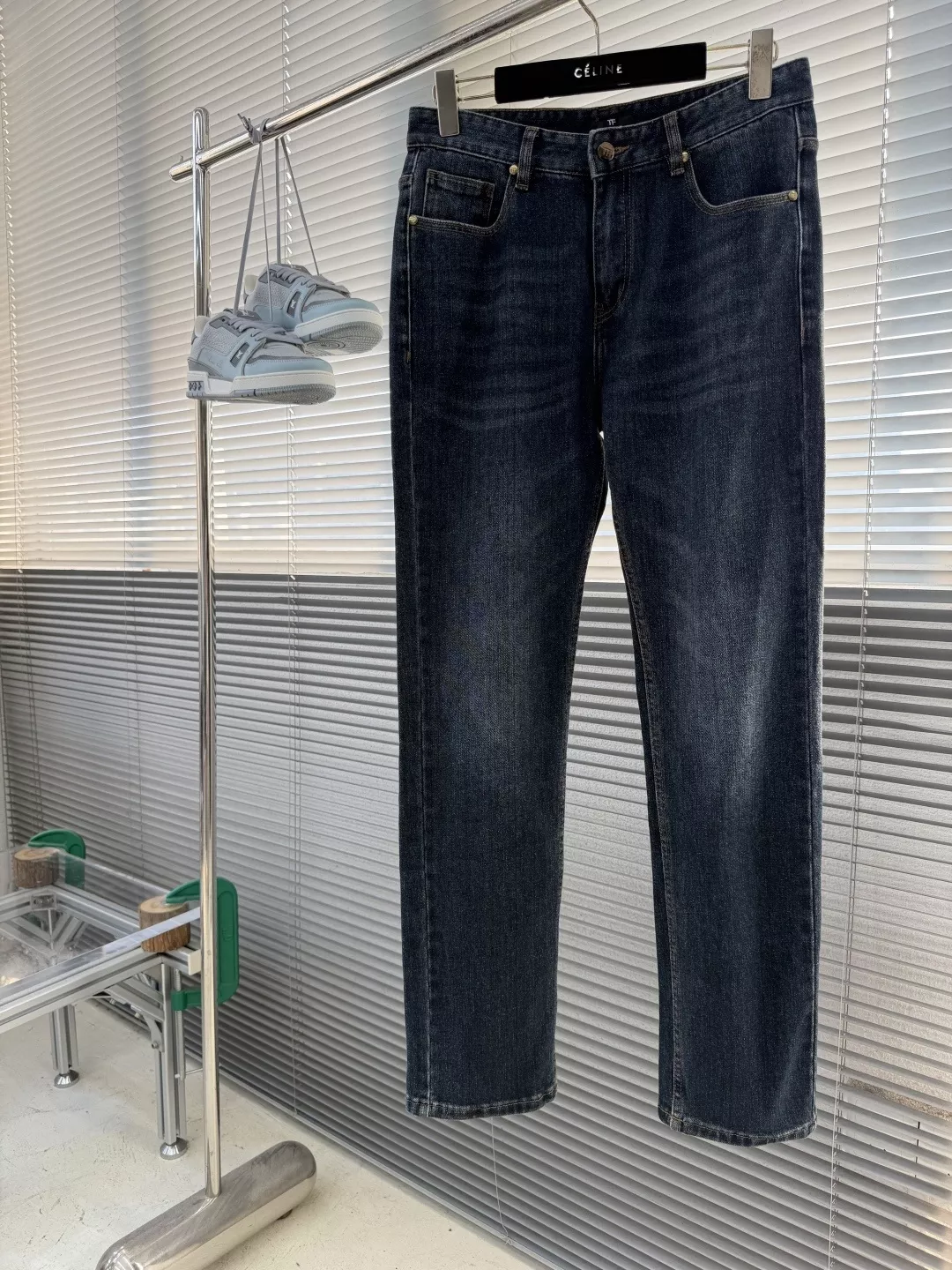 톰포드 파이브 포켓 일자핏 남녀공용 데님 팬츠 상세 이미지 1