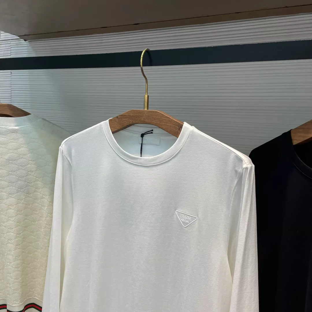 프라다 삼각 자수 면 혼방 남녀공용 긴소매 티셔츠 상세 이미지 3