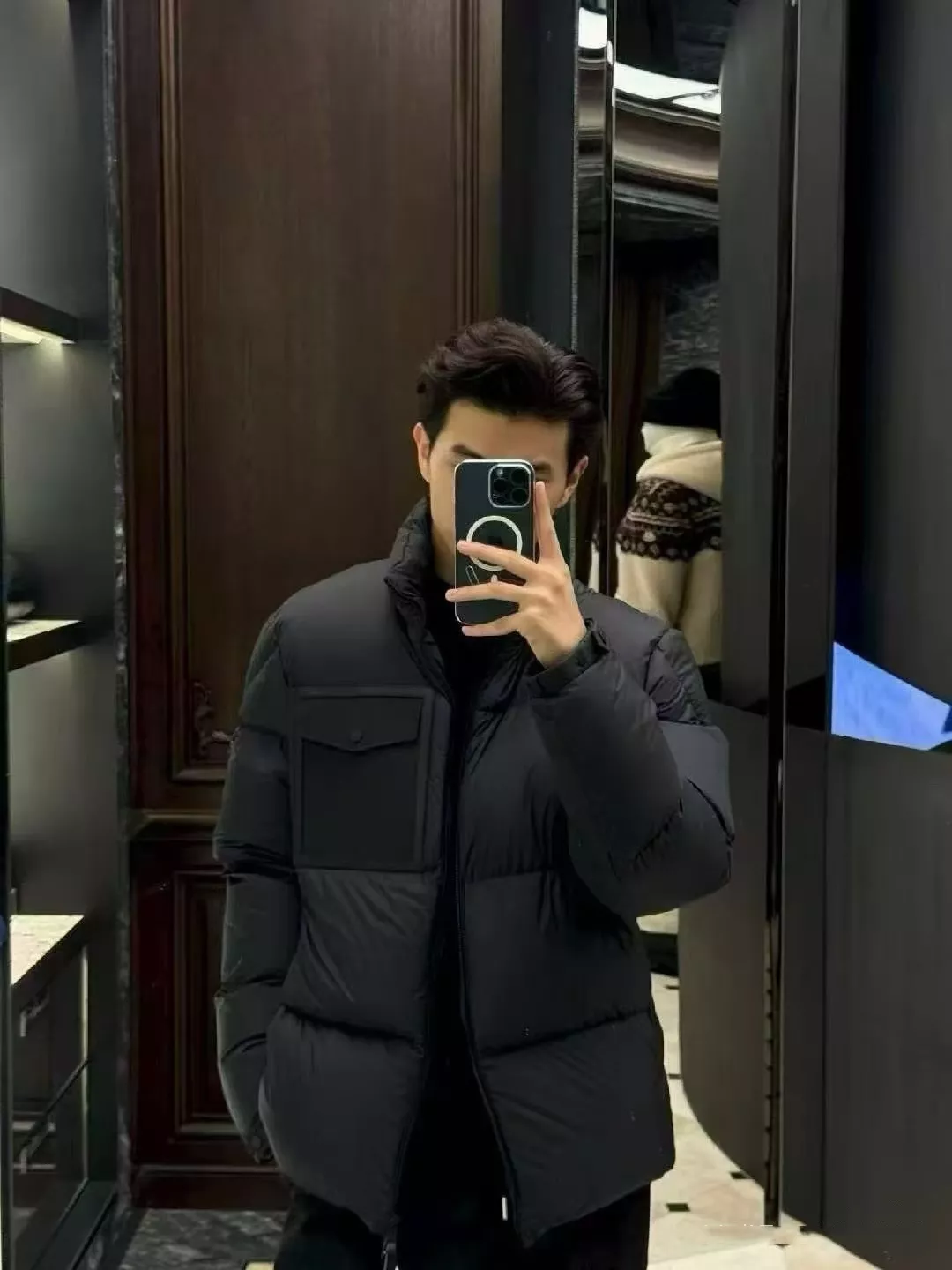 몽클레어 스탠드칼라 나일론 남녀공용 쇼트 패딩 상세 이미지 27