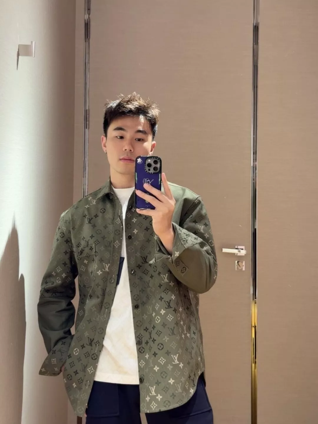 루이비통 모노그램 코튼 남녀공용 셔츠 재킷 상세 이미지 22